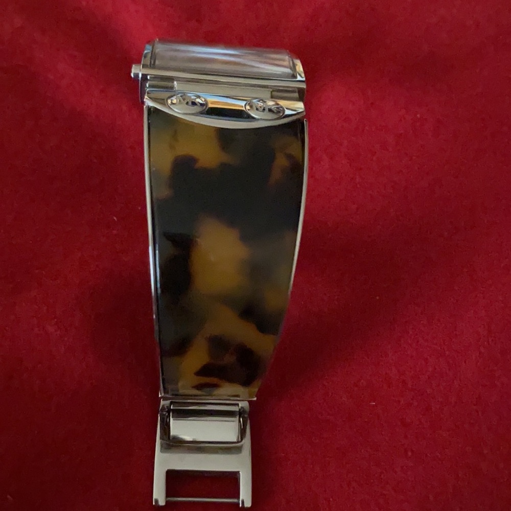 Watch - Picture 4 of 8